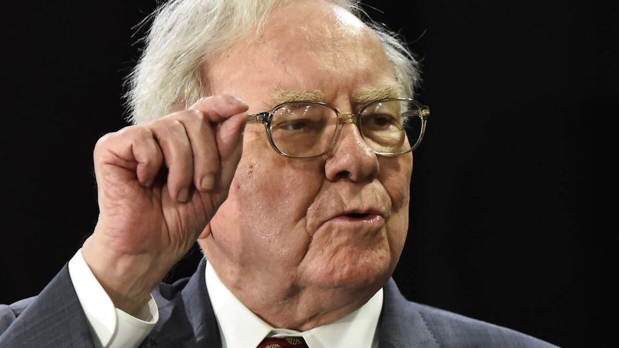 Her ses stjerneinvestoren Warren Buffet, der er bestyrelsesformand for investeringsselskabet Berkshire Hathaway.